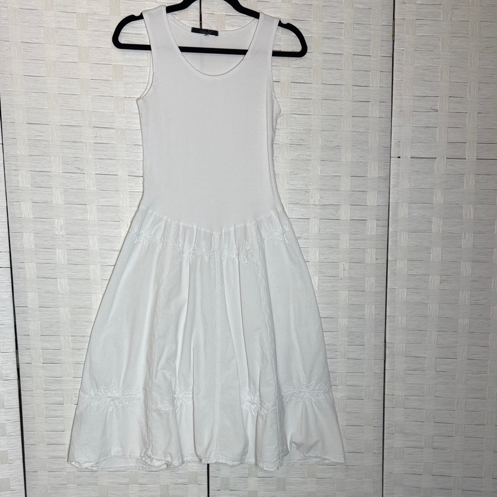 Giocam White Ribbed Cotton Fitted Tank Flouncy Embroidered Bottom Dress Size XL